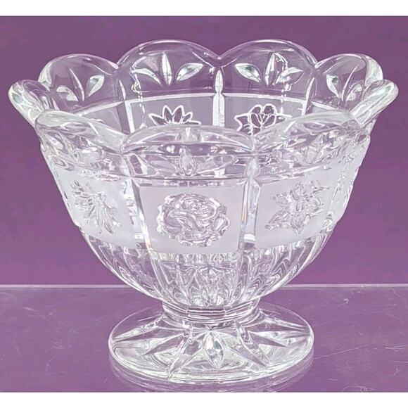 Oneida Southern Garden 24% Lead Crystal Scalloped Hostess Candy Bowl Germany - Picture 2 of 10